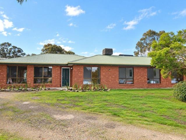 House for sale in Peechelba, Victoria