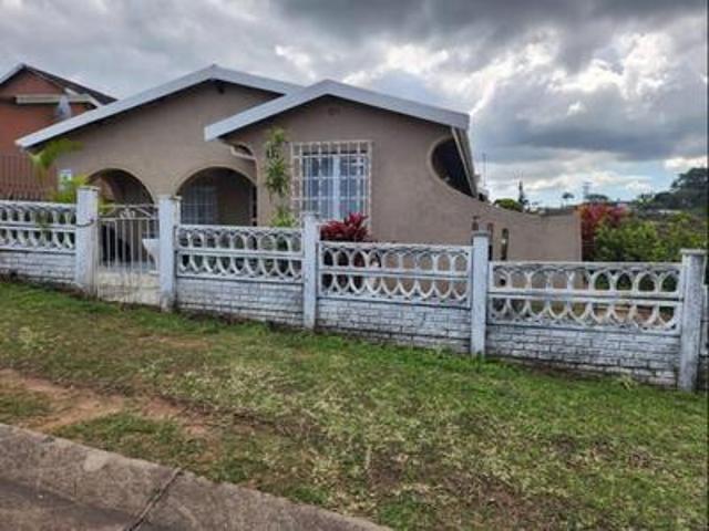 House for sale in Chatsworth, Kwazulu-natal