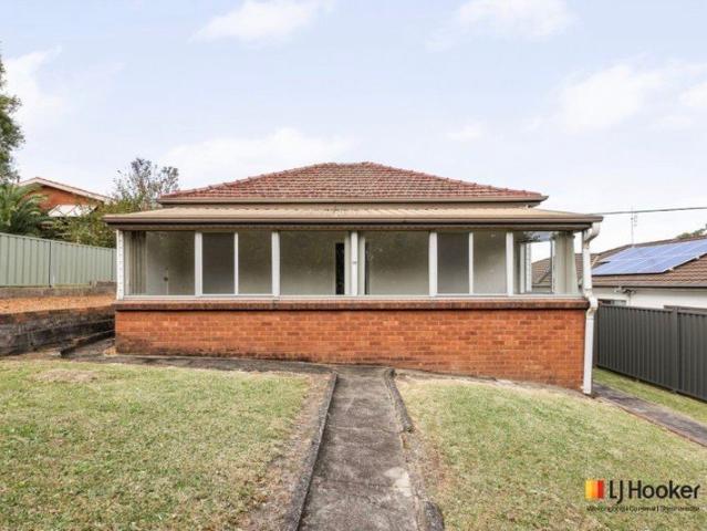 House for rent in Wollongong West, New South Wales