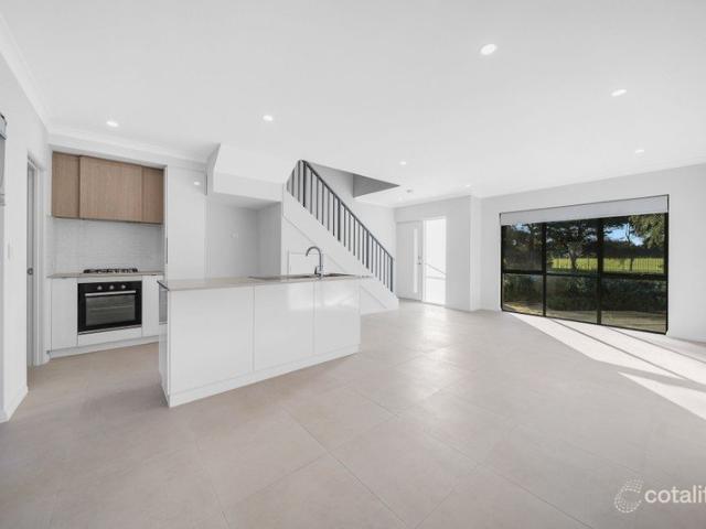 Townhouse for rent in Tapping, Western Australia