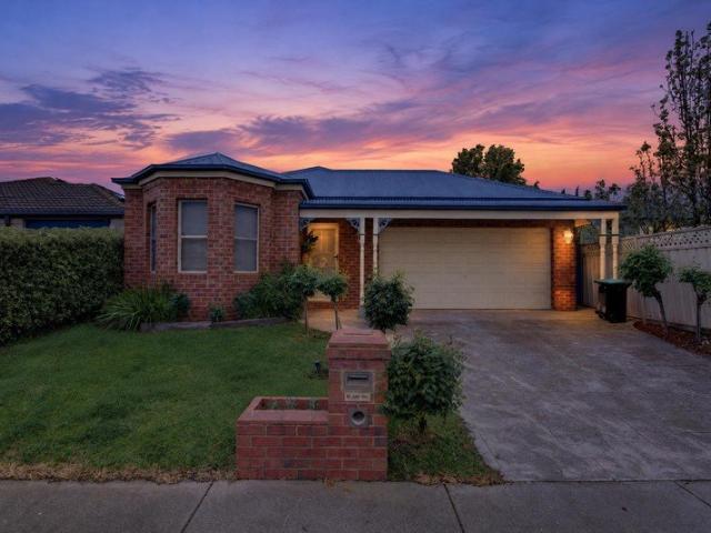 House for sale in Caroline Springs, Melbourne