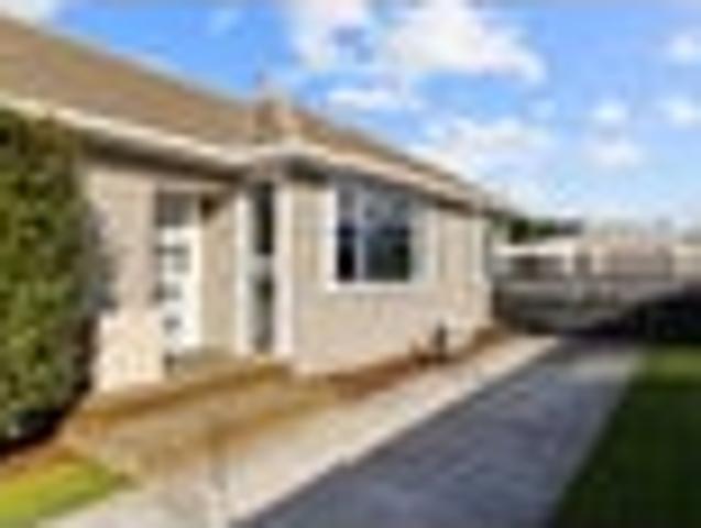 House for sale in Chaslands, Canterbury