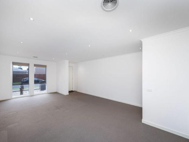 Townhouse for rent in Camerons Creek, Victoria