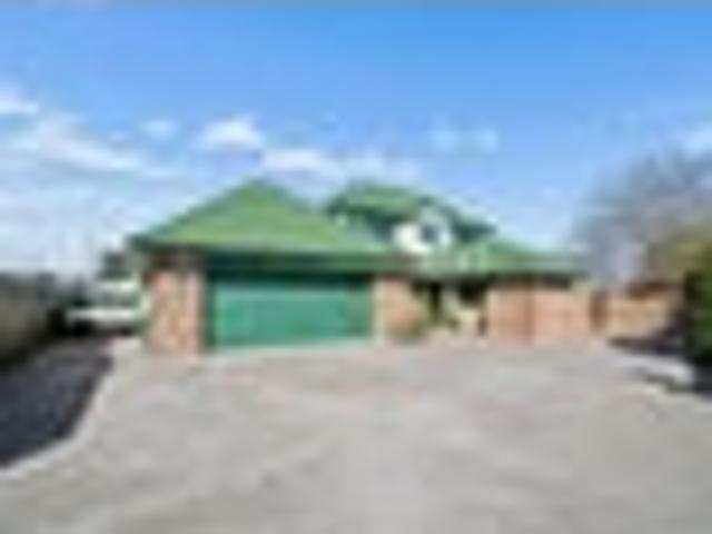 House for sale in Chaslands, Canterbury