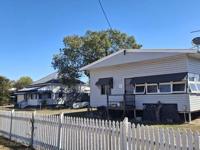House for sale in Oakey