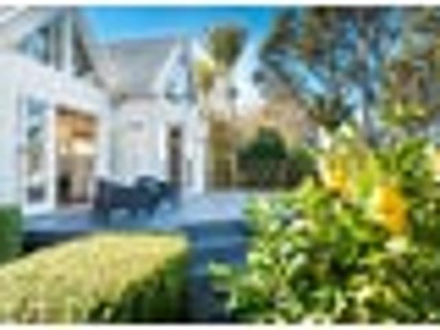House for sale in Bayswater