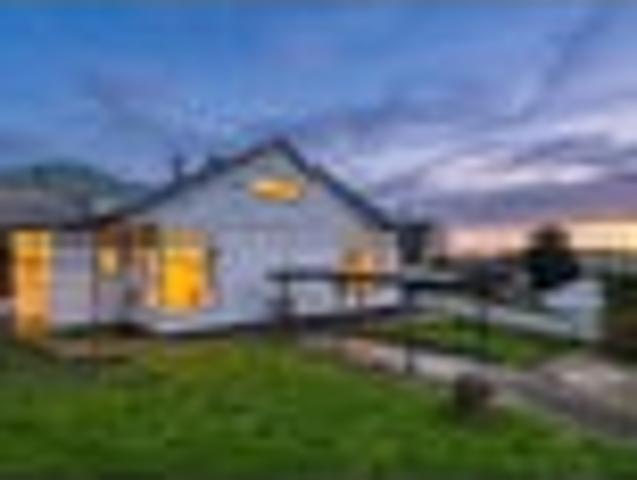 House for sale in Otakou