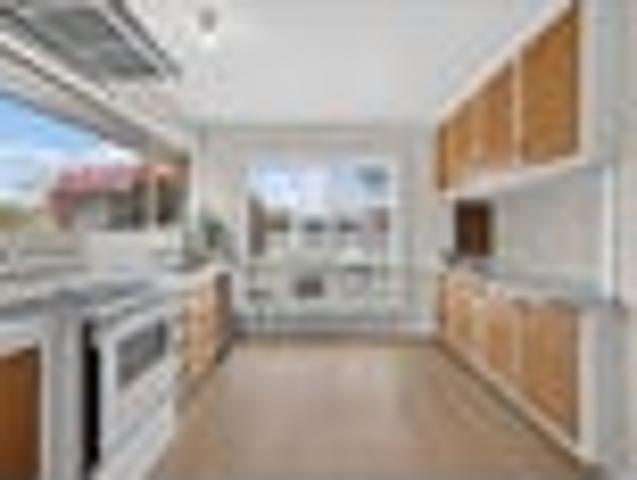 House for sale in Chaslands, Canterbury