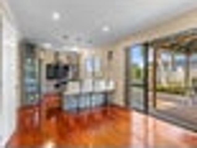 House for sale in Paremoremo