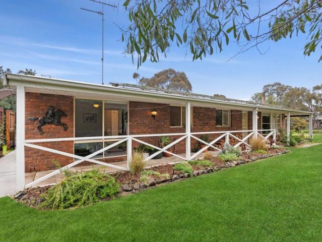 House for sale in Lethbridge, Victoria