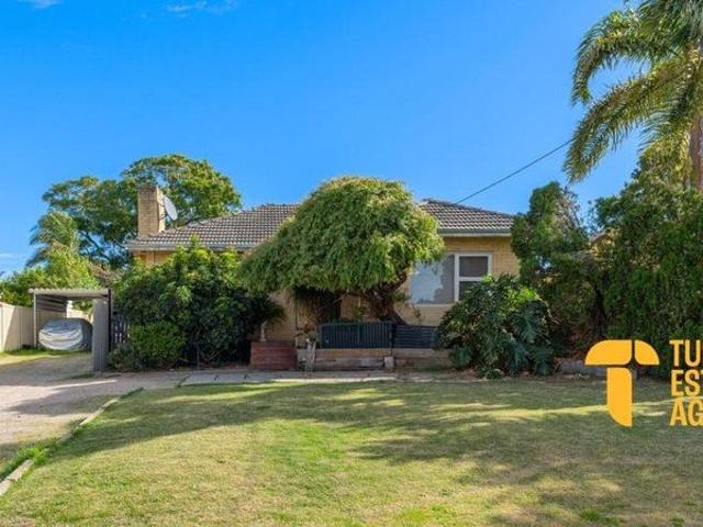 House for sale in Queens Park, Western Australia