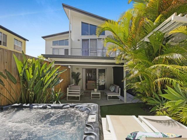 Duplex for sale in Fernbrook, Queensland