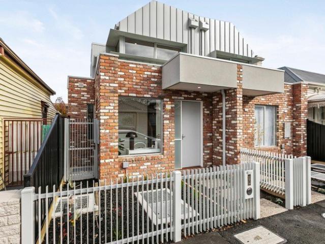 Townhouse for sale in Camerons Creek, Victoria
