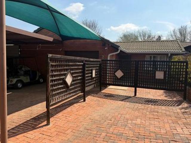 Townhouse for sale in Gert Sibande, Mpumalanga