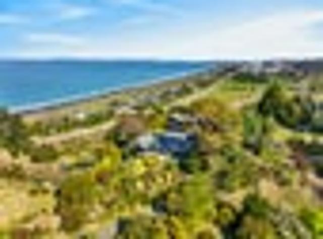 House for sale in Whirinaki