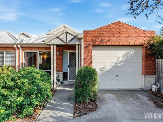 Townhouse for sale in Camerons Creek, Victoria