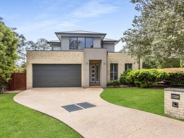 Townhouse for sale in McCrae, Melbourne