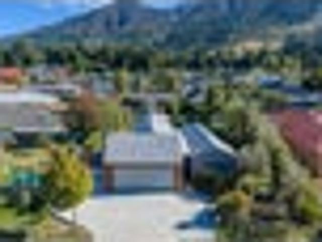 House for sale in Otakou