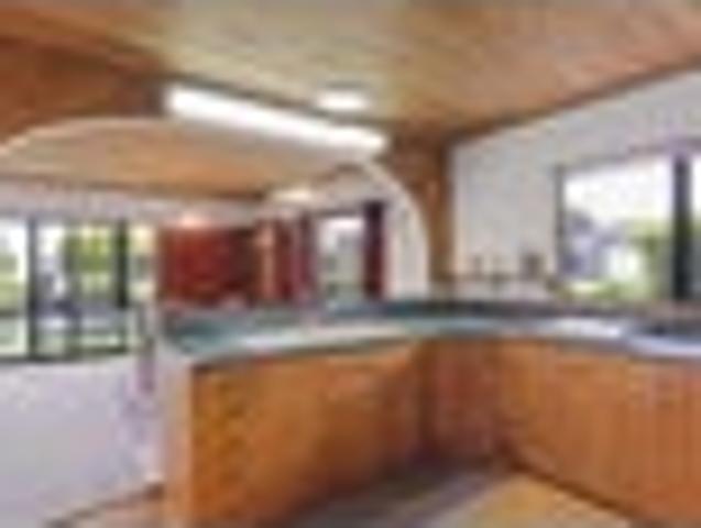 House for sale in Chaslands, Canterbury