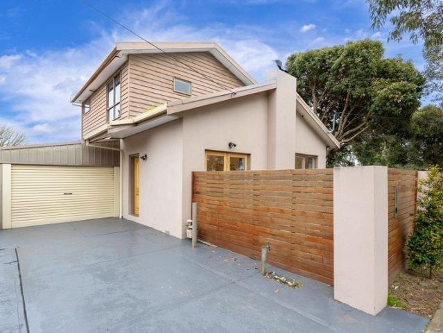 Townhouse for sale in Camerons Creek, Victoria