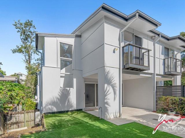 Townhouse for rent in Toombul, Queensland