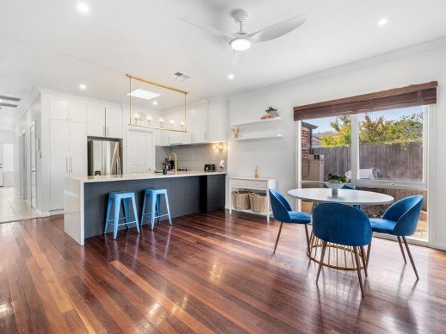 Townhouse for sale in Chelsea, Melbourne