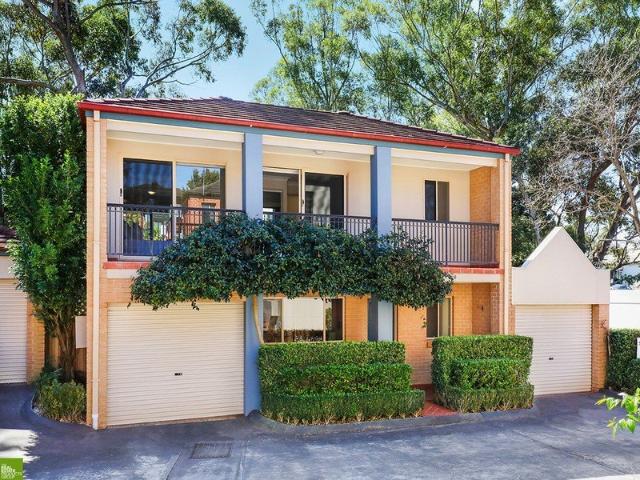 Townhouse for sale in Wollongong West, New South Wales