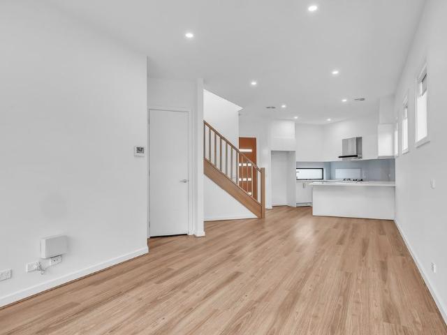 Townhouse for rent in Glen Waverley, Melbourne