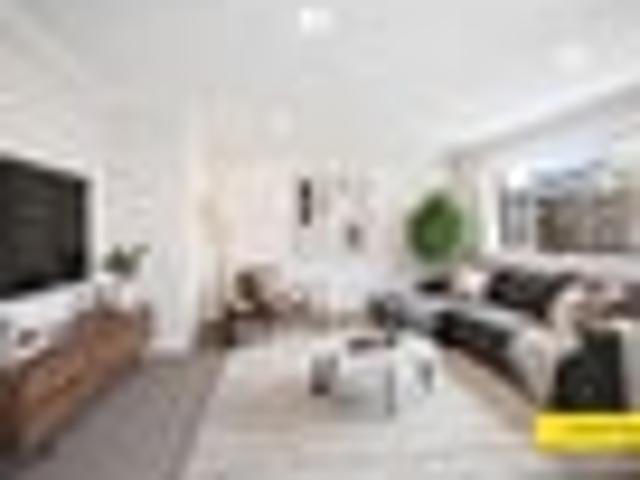 Townhouse for sale in Whangaparaoa, Oroua County