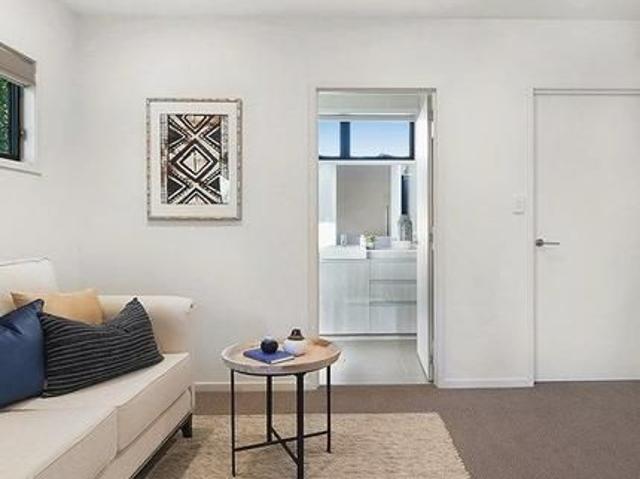 Townhouse for rent in Toombul, Queensland