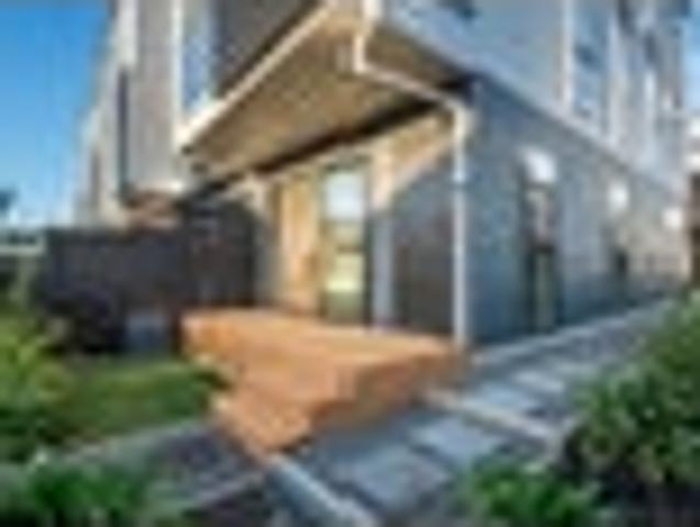Townhouse for sale in Paremoremo, Oroua County