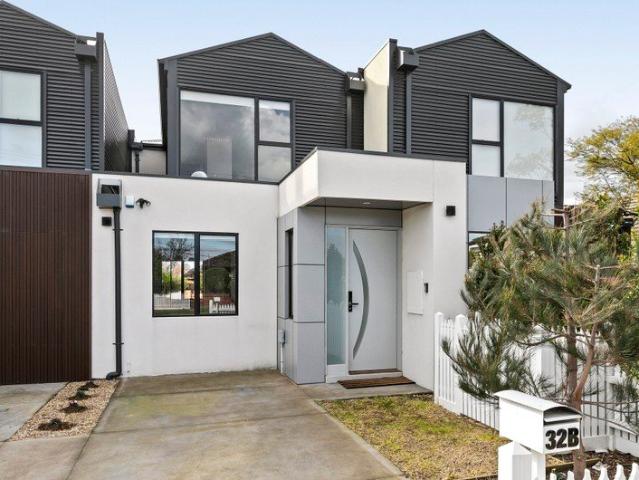 Townhouse for sale in Camerons Creek, Victoria