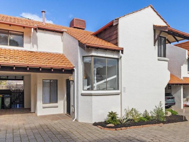 Townhouse for rent in Como, Western Australia