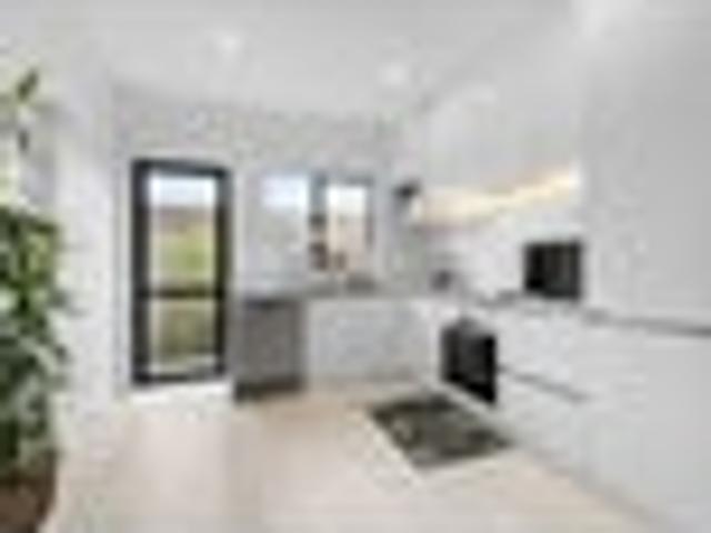 Townhouse for sale in Oratia