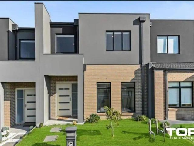 Townhouse for sale in Clyde North, Melbourne