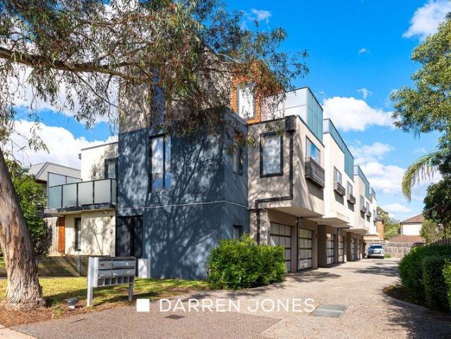 Townhouse for sale in Camerons Creek, Victoria