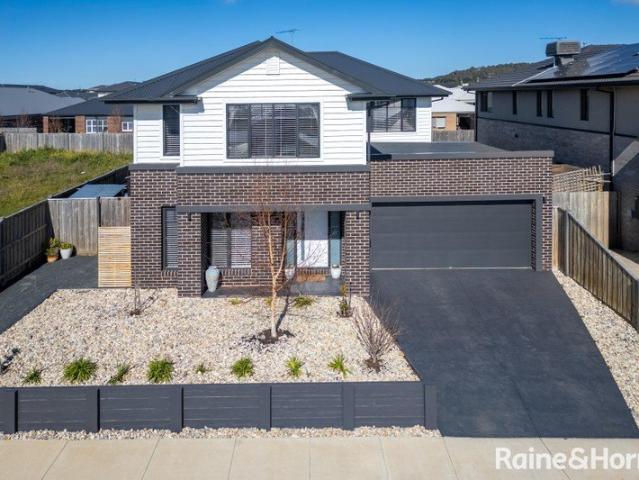 House for sale in Gisborne, Victoria