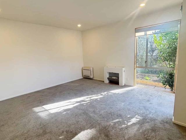 House for rent in Chaslands, Canterbury