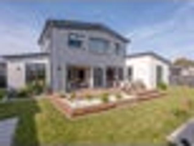 House for sale in Chaslands, Canterbury