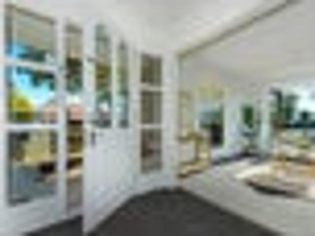 Townhouse for sale in Chaslands, Canterbury