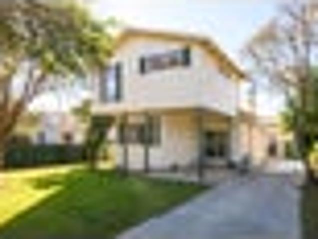House for sale in Takaro