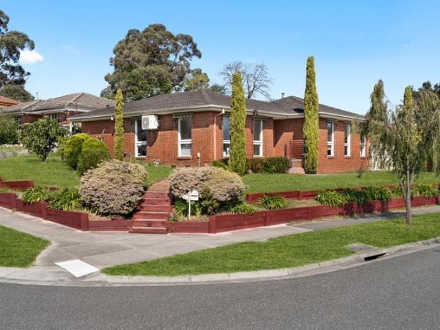House for sale in Endeavour Hills, Melbourne
