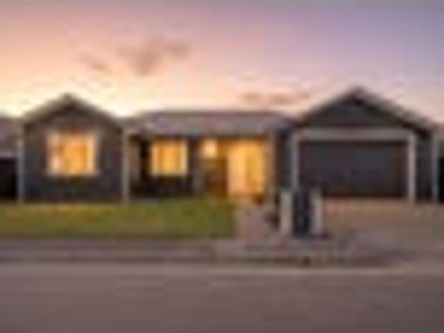 House for sale in Chaslands, Canterbury