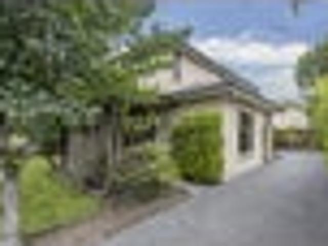 House for sale in Chaslands, Canterbury