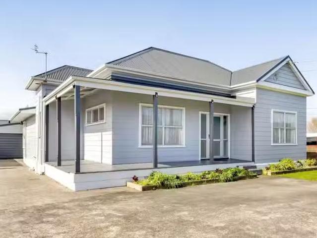 House for sale in Chaslands, Canterbury