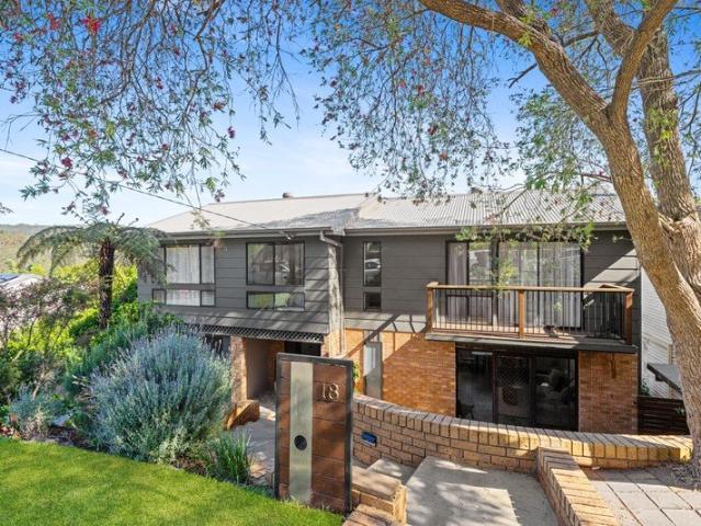 House for sale in Wyoming, Gosford