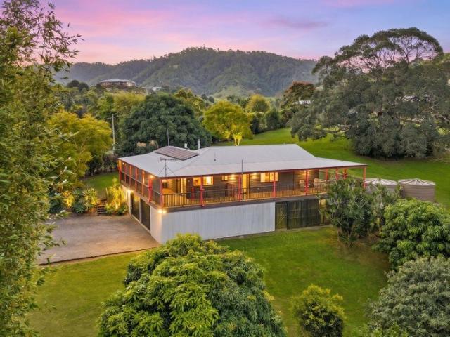 Cottage for sale in Chatsworth, Queensland