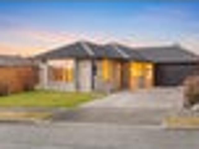 House for sale in Chaslands, Canterbury