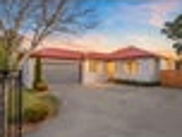 House for sale in Chaslands, Canterbury