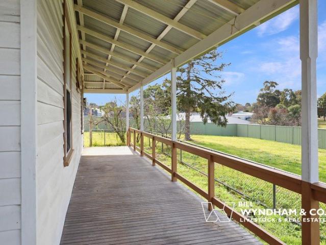 House for sale in Wy Yung, Victoria